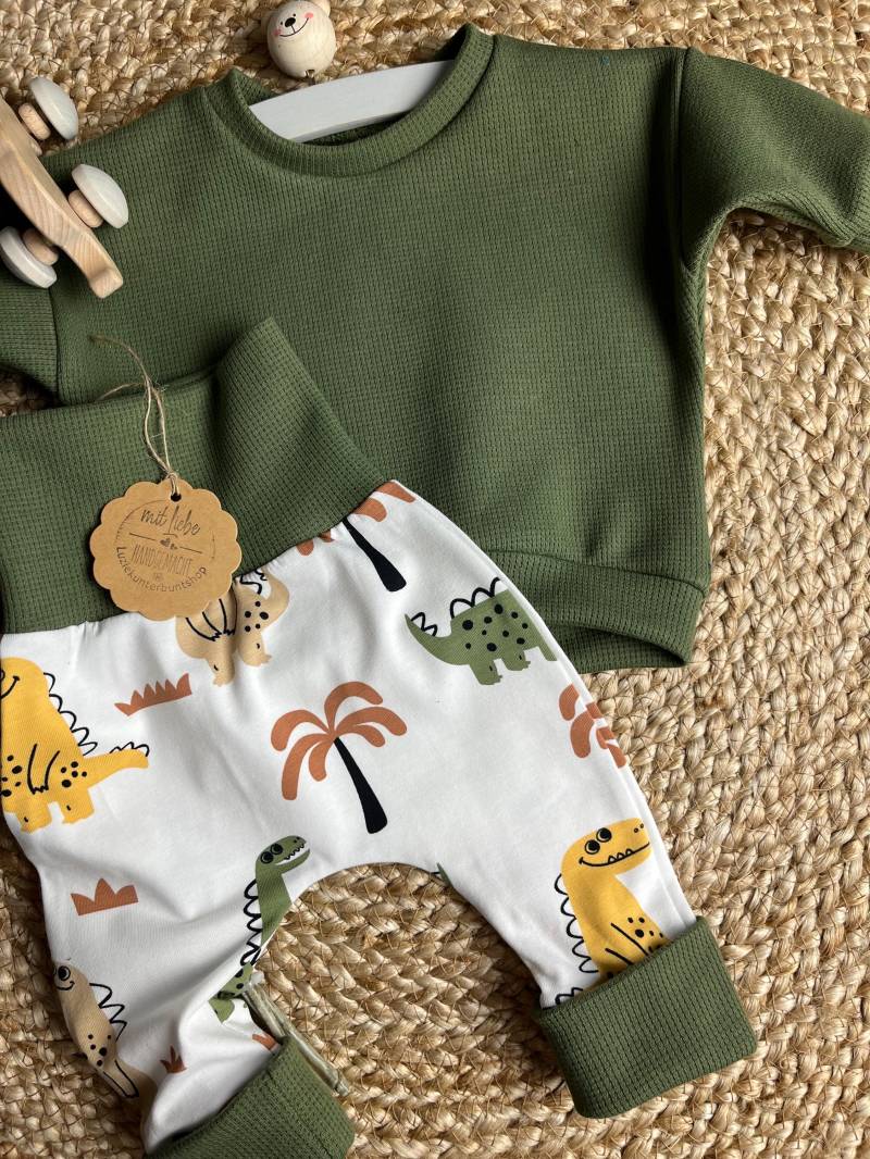 Baby Kinder Set Pumphose Dinos Waffeljersey Sweater Sweatshirt Babyhose Babyshirt Babygeschenk Geburt Geburtstag Versch.größen von LuzieKunterbuntshop