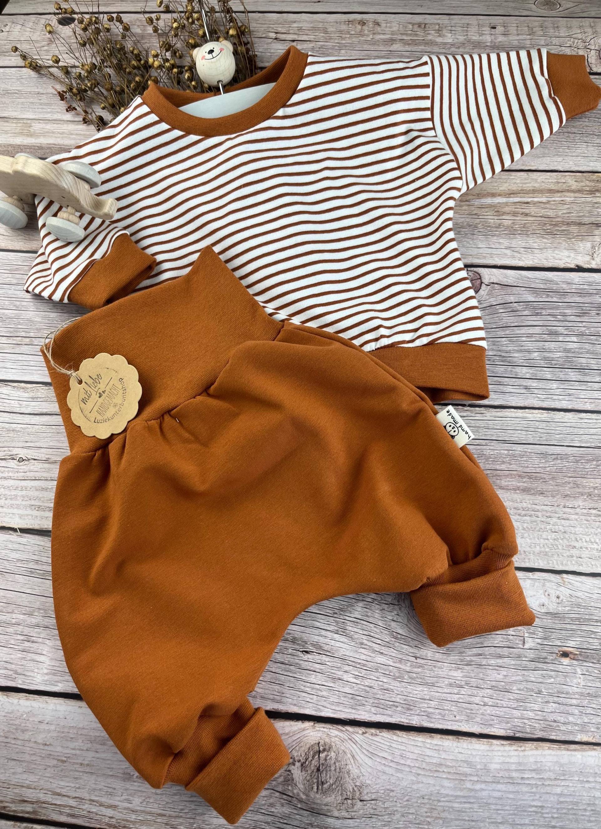 Baby Kinder Set Pumphose Sweater Gestreift Uni Sweatshirt Babyhose Mitwachshose Babyset Babygeschenk Geburt Genderneutral Jersey Gr.56-74 Baby Kinder Set Pumphose Sweater Gestreift Uni Sweatshirt Babyhose Mitwachshose Babyset Babygeschenk Geburt Genderneutral Jersey Gr.56-74 von LuzieKunterbuntshop
