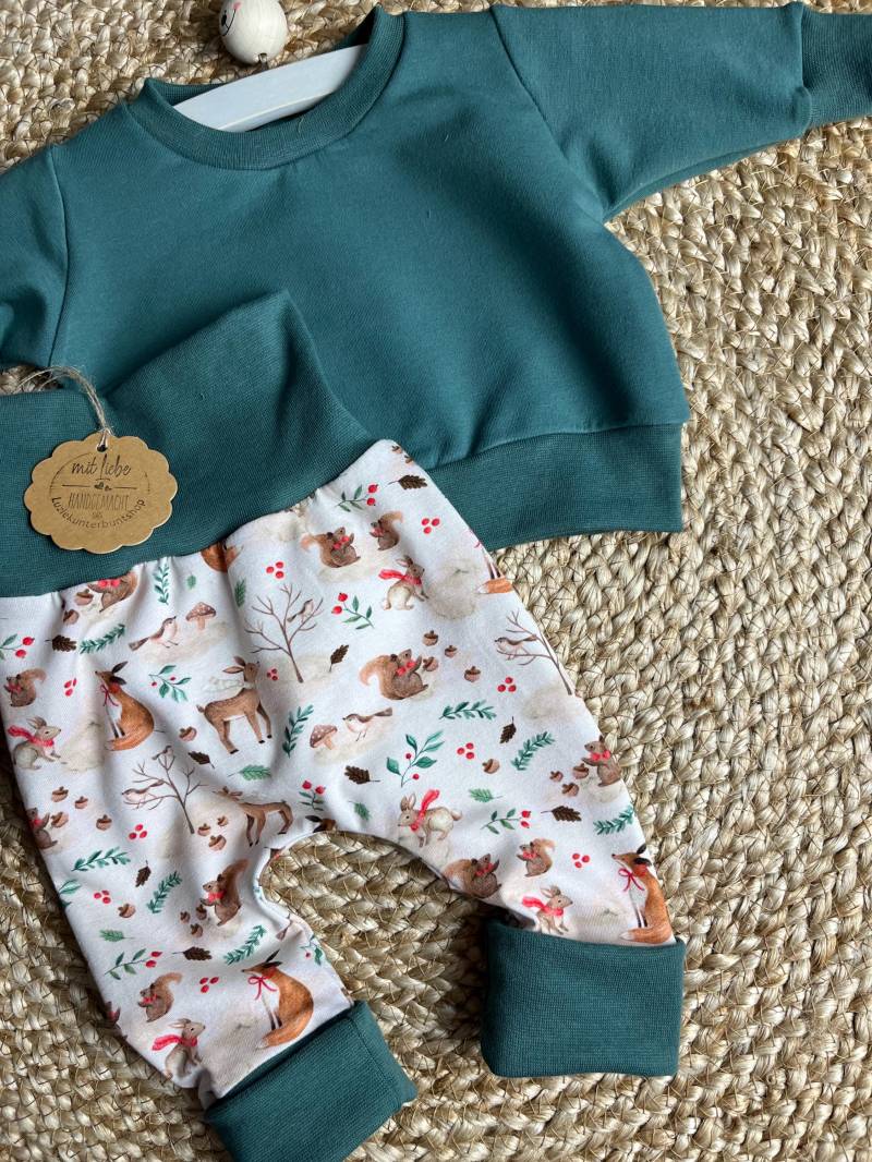 Baby Pumphose Set Waldtiere Shirt French Terry Smaragd Sweater Sweatshirt Babyhose Babyshirt Mitwachshose Babyset Kinder Babygeschenk Gebur von LuzieKunterbuntshop