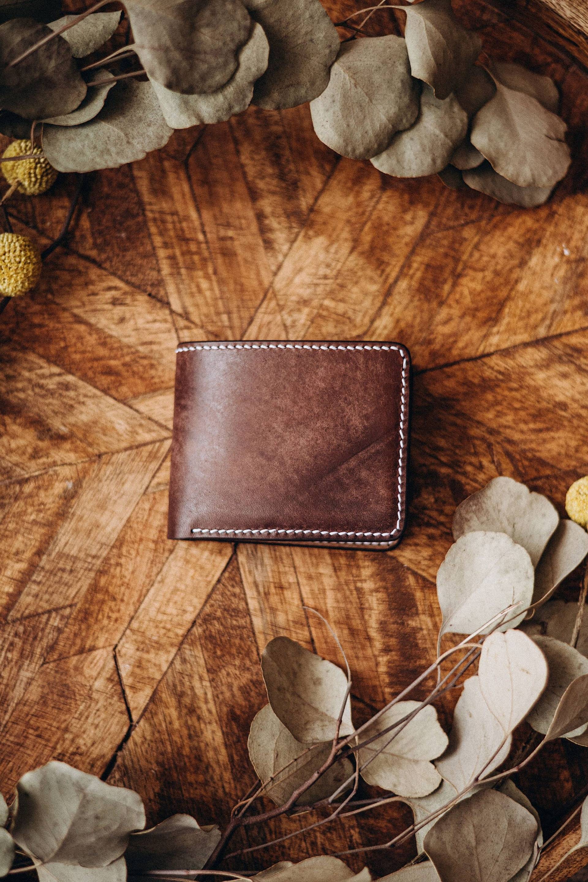 Premium-Vollnarbenleder-Brieftasche Mit Gravur - Geschenk Für Ihn | Mann, Vater, Chef von Lvivleather