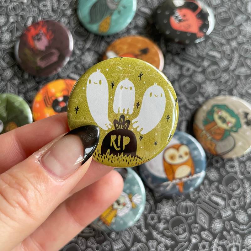 Geist Grab Pin | Halloween Halloween-Knopf Gruseliger Netter Halloween-Geist Friedhof Original Zeichnung Von Lydia Jean Art von LydiaJeanArt