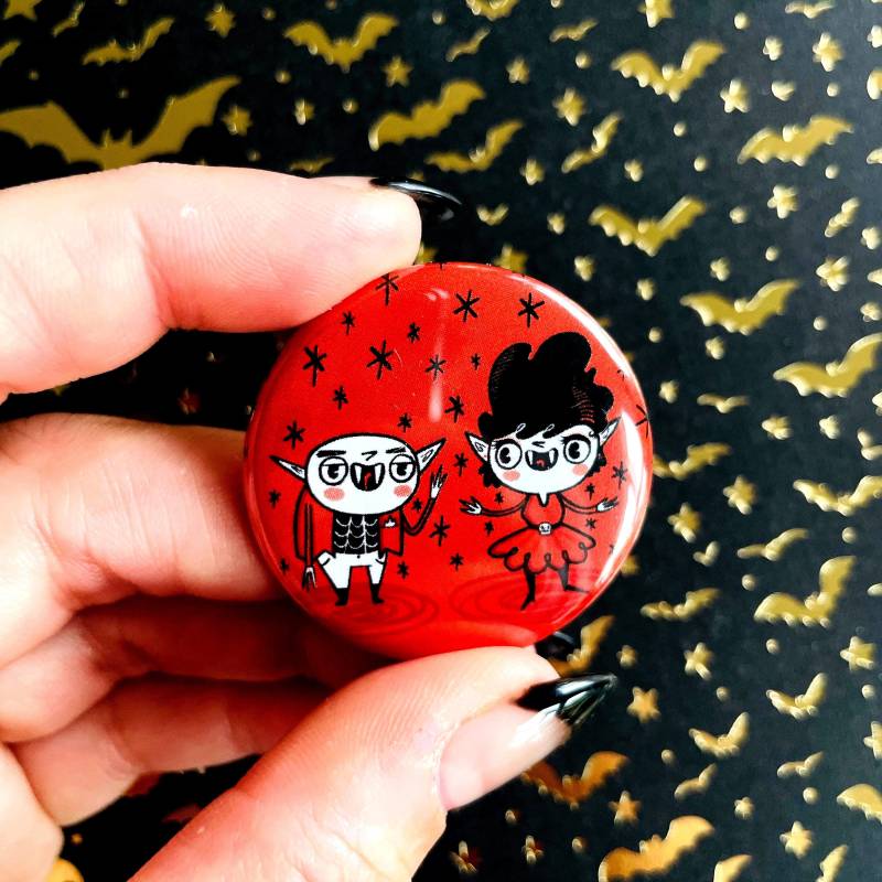 Vampir Liebe Pin | Halloween Magnet Gruseliger Button Gruselige Vampire Valentine Original Zeichnung Von Lydia Jean Art von LydiaJeanArt