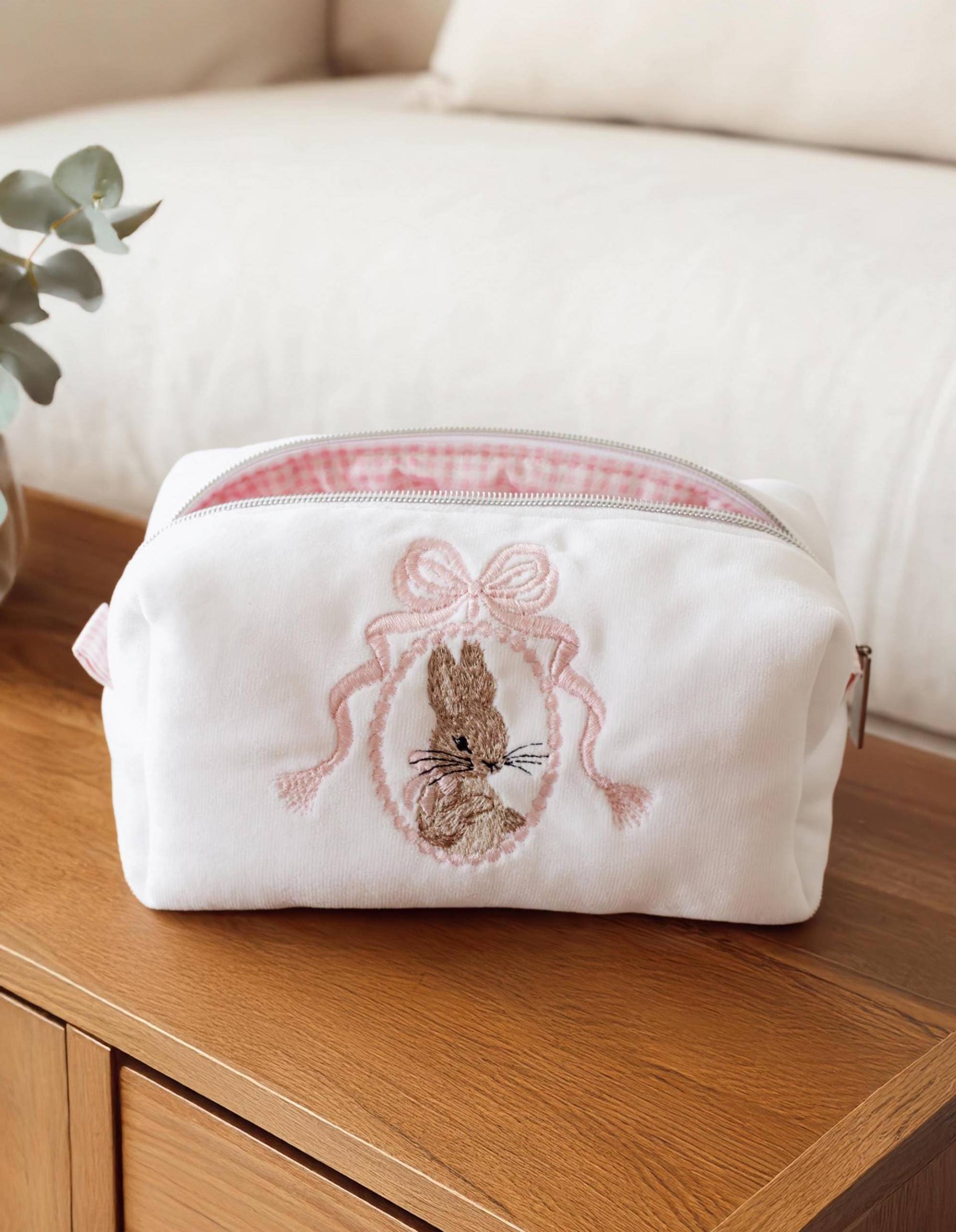 Rosa Schleife Kaninchen Bestickte Schminktasche - Osterhasen Kosmetiktasche Koquette Samt Kulturtasche Gingham Schönheit Beutel Rosa Schleife Kaninchen Bestickte Schminktasche - Osterhasen Kosmetiktasche Koquette Samt Kulturtasche Gingham Schönheit Beutel von LyiaShop