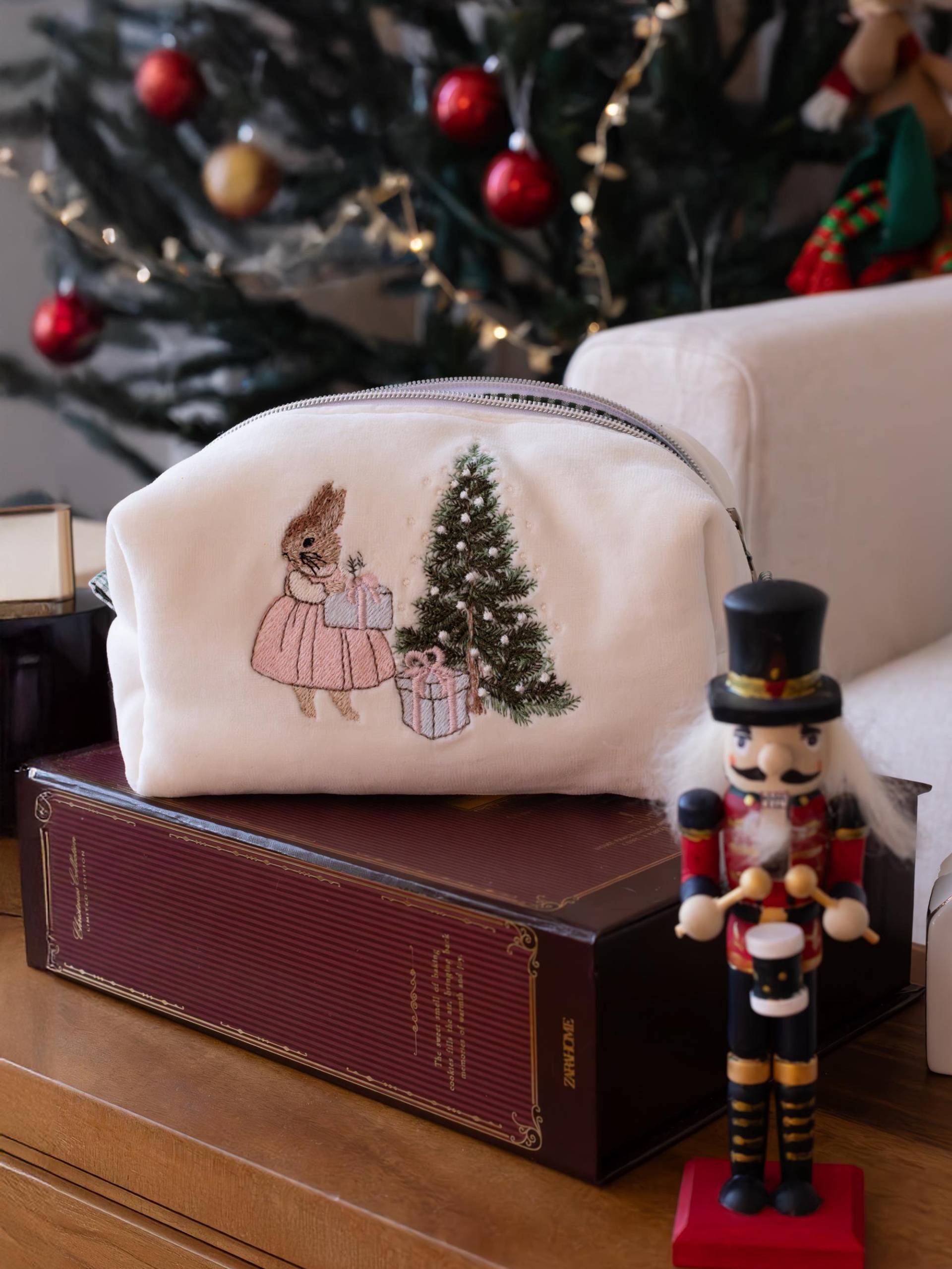 Weihnachts-Kaninchen-Make-Up-Tasche - Cremefarbene Weihnachtskosmetiktasche - Weihnachtsgeschenk - Geschenk Für Sie Weihnachts-Kaninchen-Make-Up-Tasche - Cremefarbene Weihnachtskosmetiktasche - Weihnachtsgeschenk - Geschenk Für Sie von LyiaShop