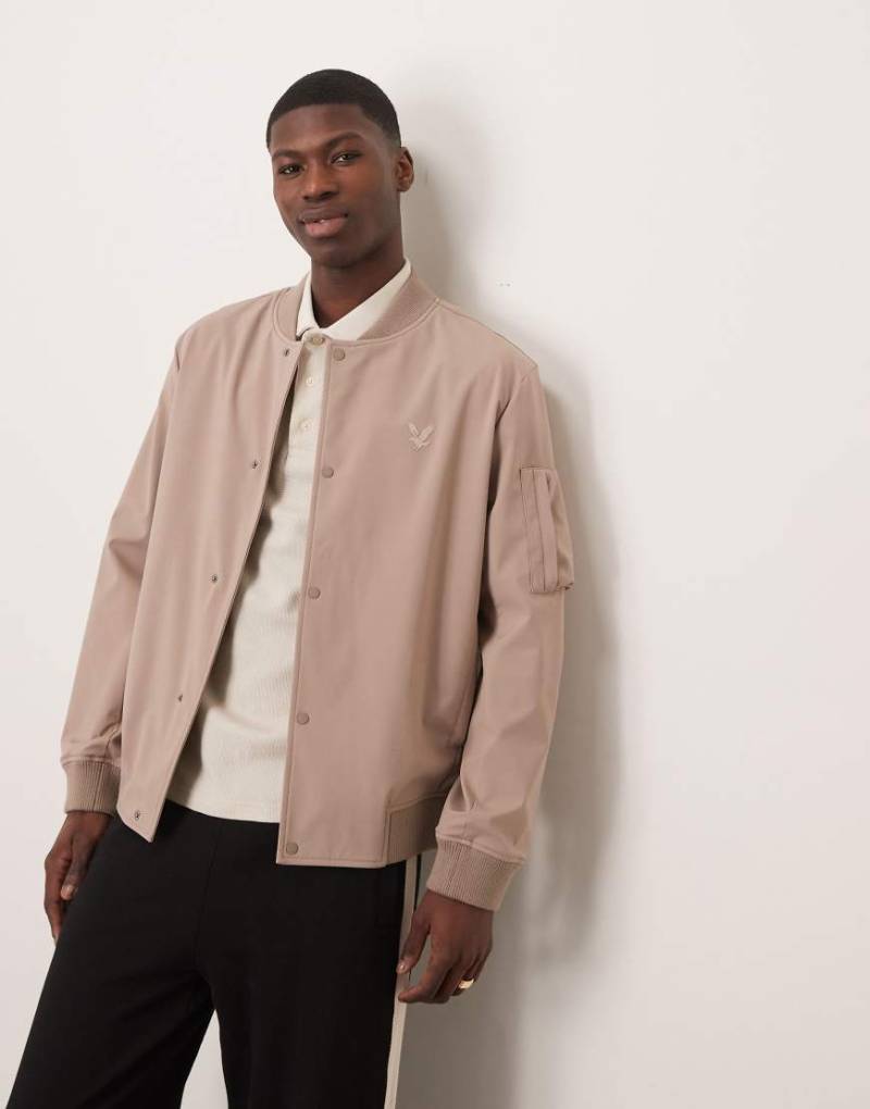 Lyle & Scott - Softshell-Bomberjacke in Taupe-Neutral von Lyle & Scott