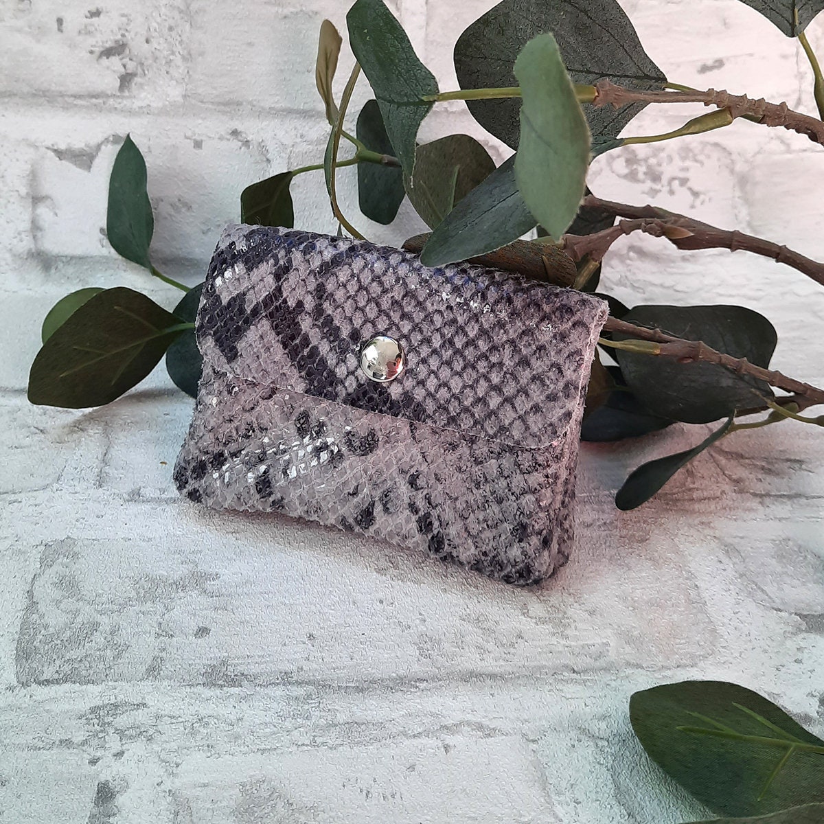 Mini Geldbörse Aus Weichem Nappaleder - Kleine Handliche Portemonnaie in 2 Größen, Basic Design, Kompakt & Praktisch Für Alltag Mini Geldbörse Aus Weichem Nappaleder - Kleine Handliche Portemonnaie in 2 Größen, Basic Design, Kompakt & Praktisch Für Alltag von LymiardeVintageShop