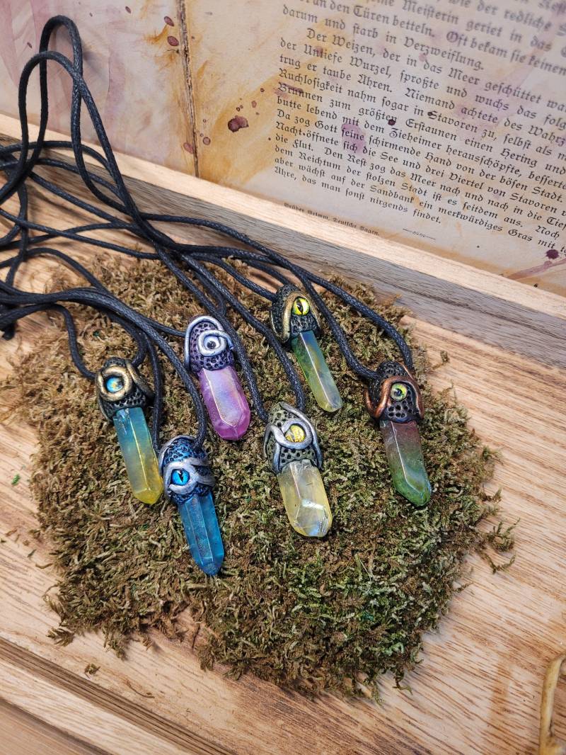Bergkristall Amulett Mit Drachenauge - Anhänger/Schmuck Edelstein Fantasy von LyncasCreations