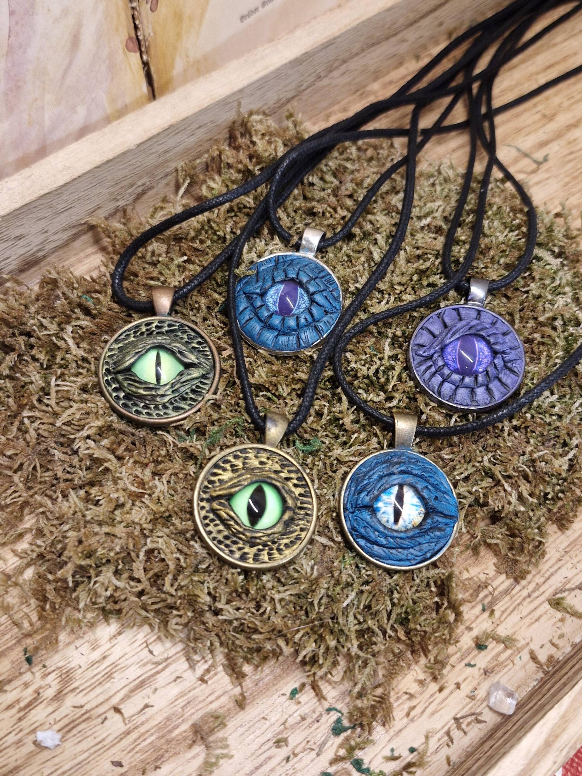 Drachenaugen Amulett Teil 2 - Anhänger/Schmuck Fantasy Drachenaugen Amulett Teil 2 - Anhänger/Schmuck Fantasy von LyncasCreations