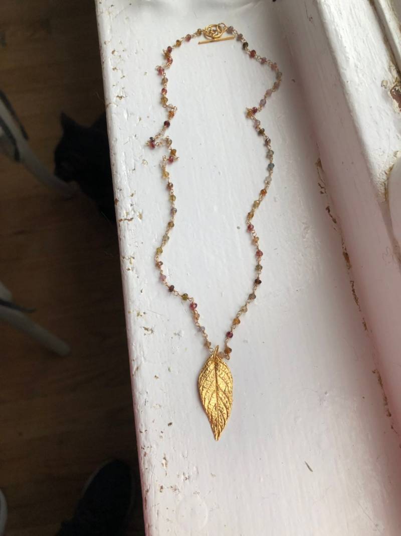 Blattgold Auf Saphir Kette Blattgold Auf Saphir Kette von LyndeeDesignsJewelry