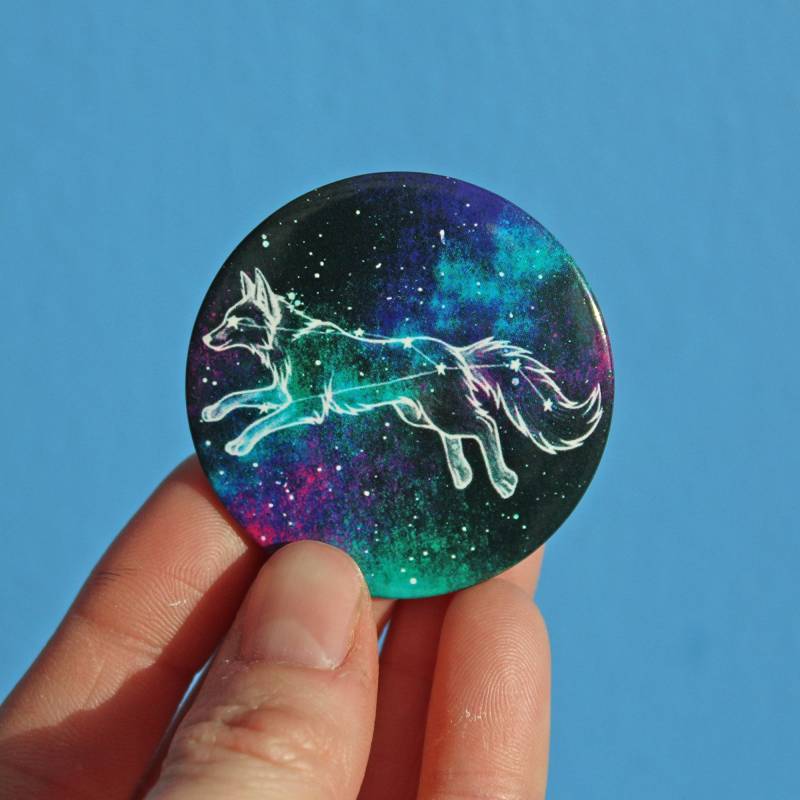 Vulpecula Sternbild Illustration Badge 44 Mm | x1 Vulpecula Sternbild Illustration Badge 44 Mm | x1 von LyndseyGreen