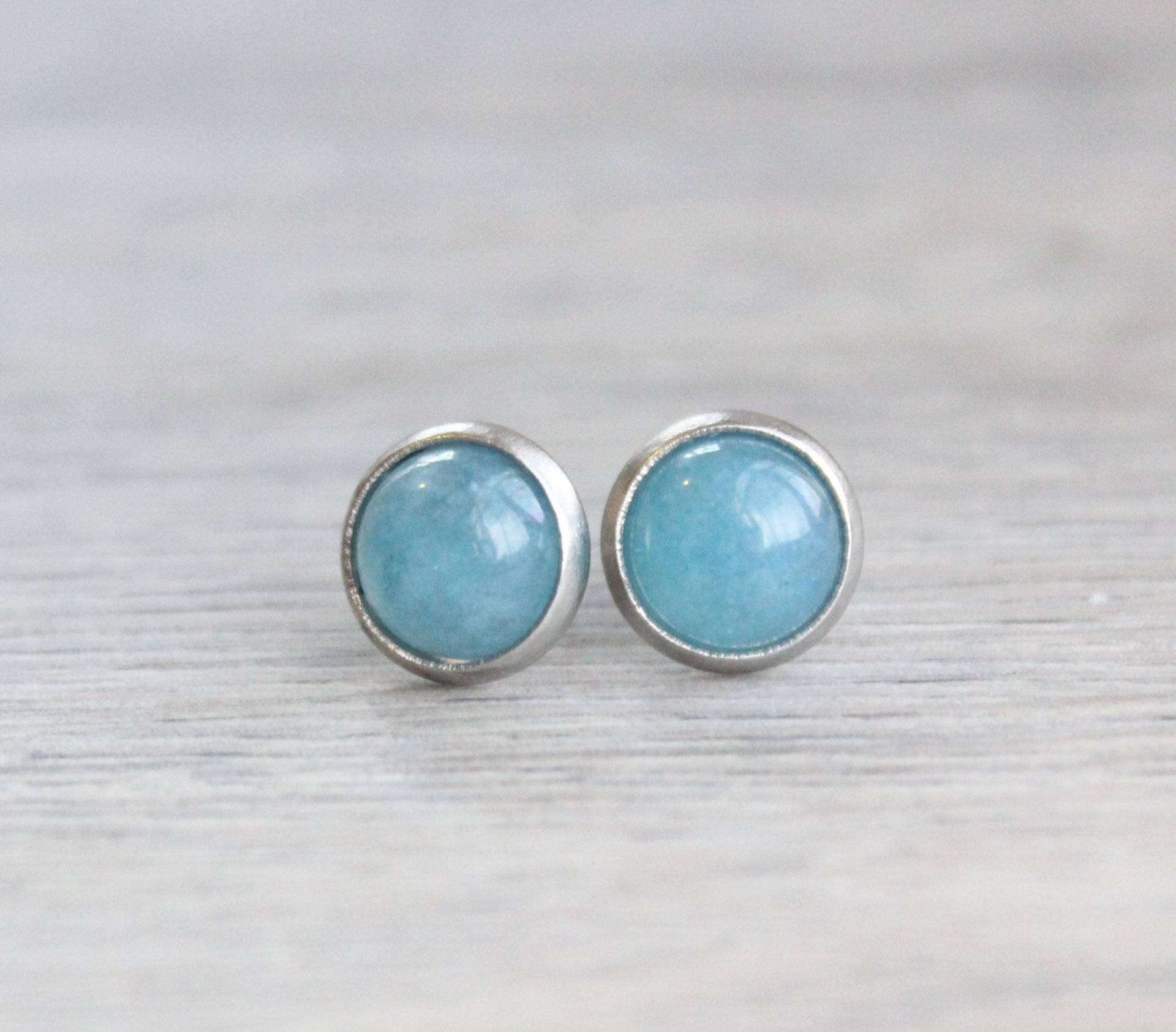 Aquamarin Ohrstecker Silber // Edelstahl Quarz Ohrringe März Geburtsstein 8mm Edelstein Aquamarin Ohrstecker Silber // Edelstahl Quarz Ohrringe März Geburtsstein 8mm Edelstein von LyndyLouDesigns