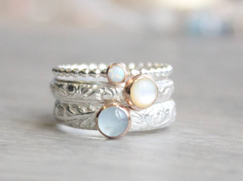 Edelstein Stapelring Set Sterling Silber, Opal, Aquamarin, Perlmutt von LyndyLouDesigns