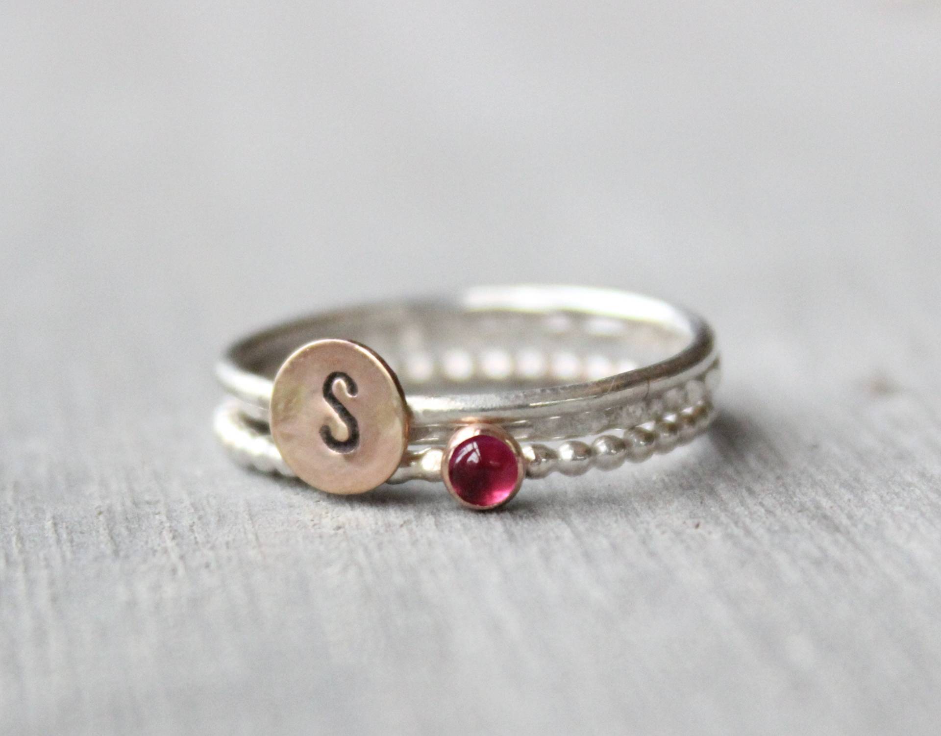 Rosa Turmalin Ringe Set // Sterling Silber Oktober Geburtsstein Anfangsringe Personalisiert Und Roségold Rosa Turmalin Ringe Set // Sterling Silber Oktober Geburtsstein Anfangsringe Personalisiert Und Roségold von LyndyLouDesigns