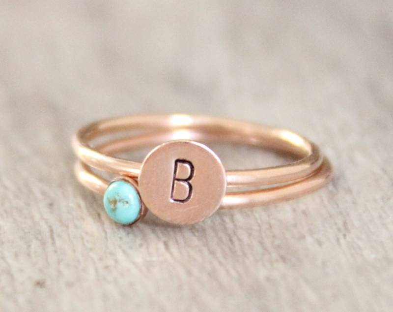 Rosegold Initial Birthstone Ring Set 14K Gefüllte Stapelringe von LyndyLouDesigns
