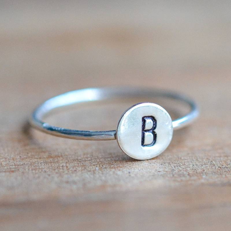 Sterling Silber Initial Ring Personalisierter Stapelbuchstabe Ring von LyndyLouDesigns