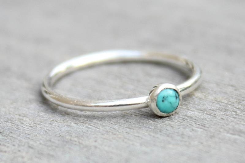 Sterling Silber Türkis Stapelring Dezember Geburtsstein von LyndyLouDesigns