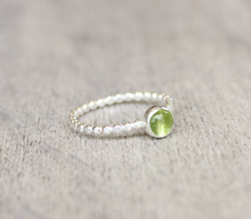 sterling Silber Peridot Ring Bezel Set August Geburtsstein von LyndyLouDesigns