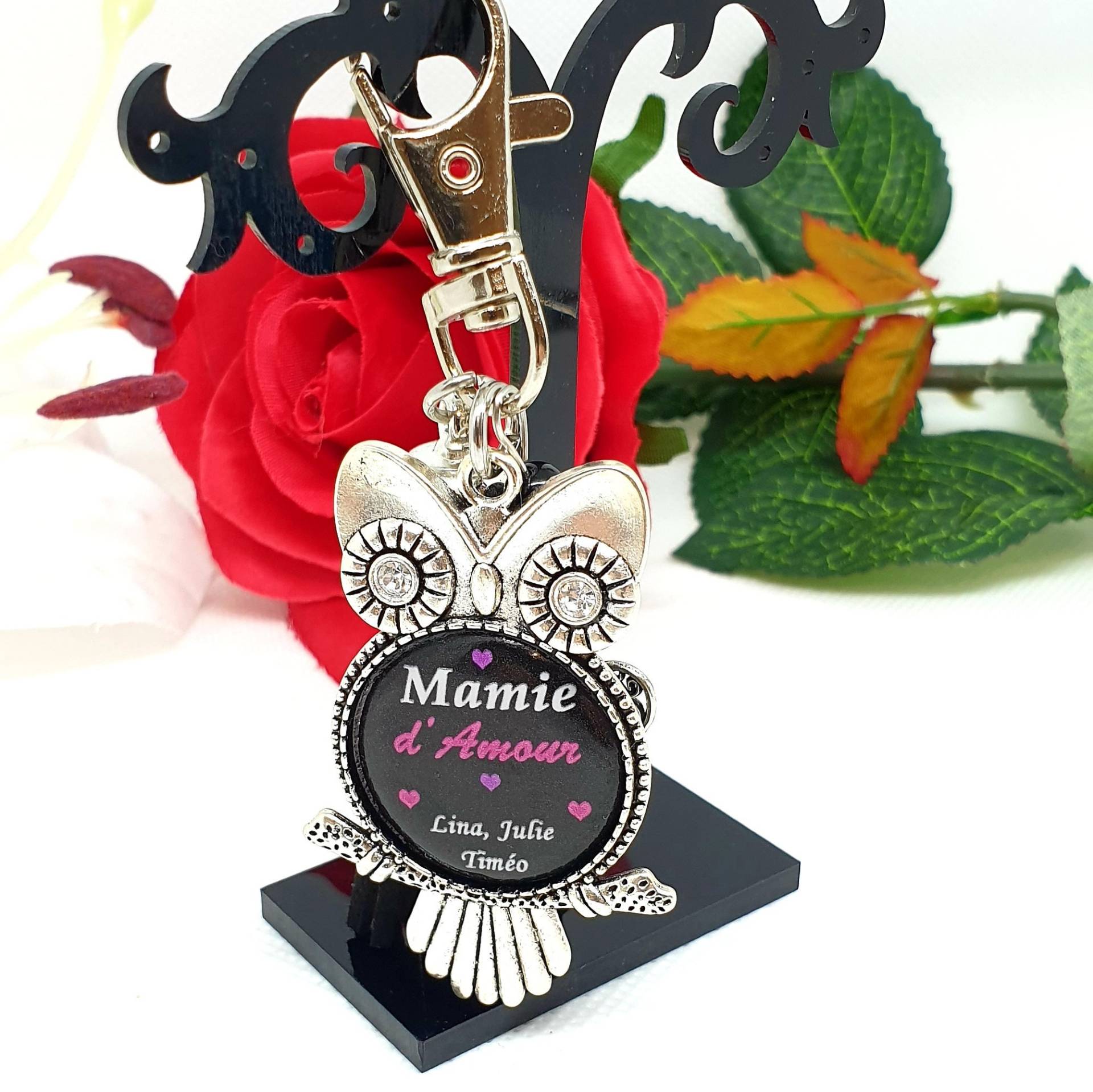 Personalisierter Schlüsselanhänger Mamie D'amour Mit Vornamen, Oma Schlüsselanhänger, Pompon Und Swarovski Taschenschmuck, Personalisiertes Personalisierter Schlüsselanhänger Mamie D'amour Mit Vornamen, Oma Schlüsselanhänger, Pompon Und Swarovski Taschenschmuck, Personalisiertes von LyneCrea