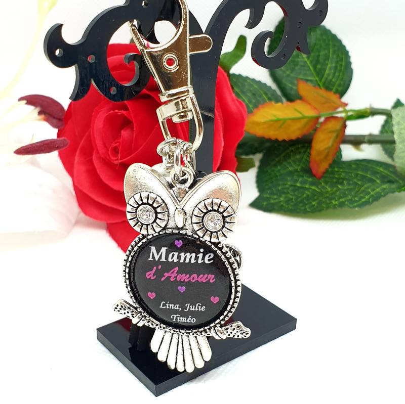 Personalisierter Schlüsselanhänger Mamie D'amour Mit Vornamen, Oma Schlüsselanhänger, Pompon Und Swarovski Taschenschmuck, Personalisiertes Personalisierter Schlüsselanhänger Mamie D'amour Mit Vornamen, Oma Schlüsselanhänger, Pompon Und Swarovski Taschenschmuck, Personalisiertes von LyneCrea