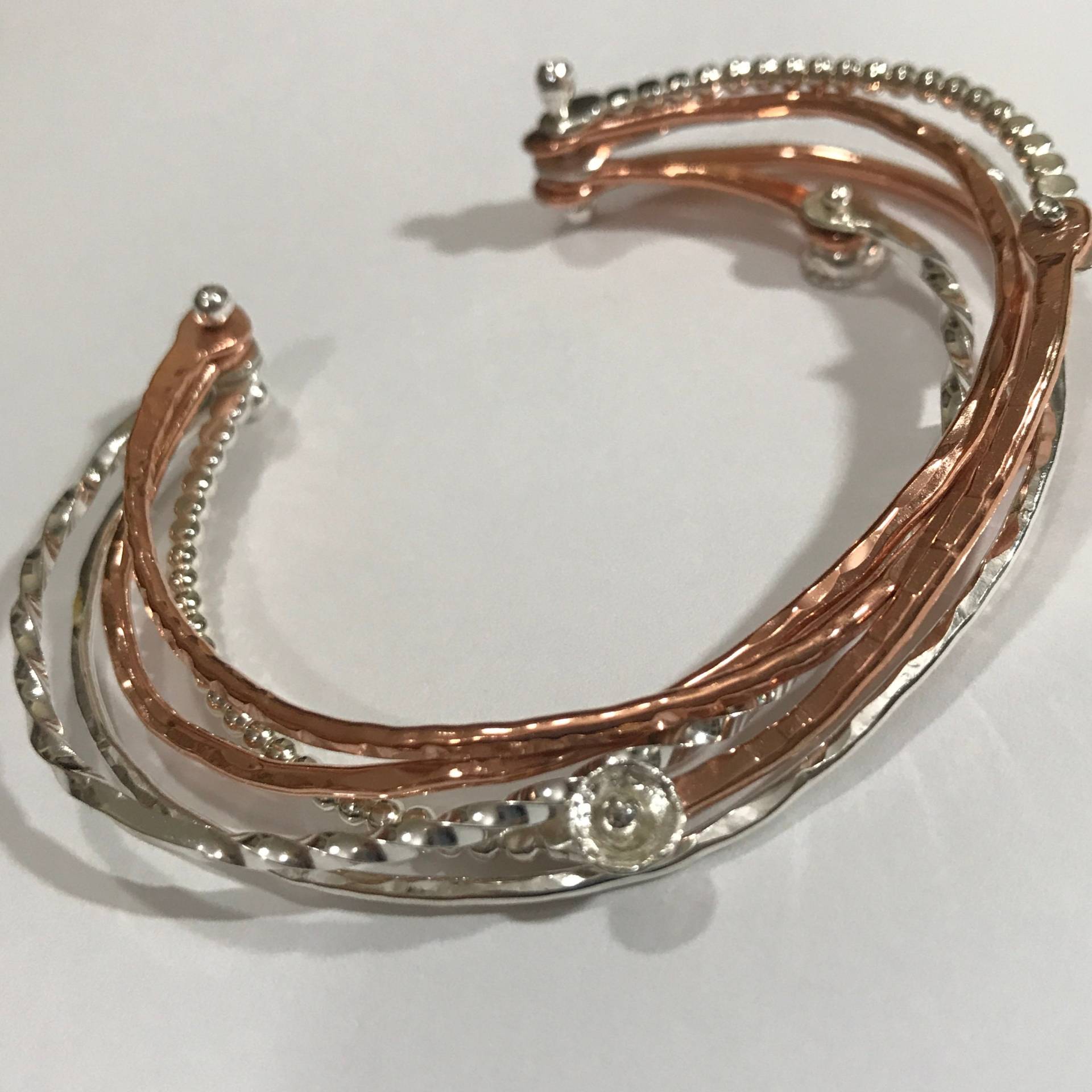 Armreif Schichten Silber Kupfer Genietet Armreif Schichten Silber Kupfer Genietet von LynetteFast