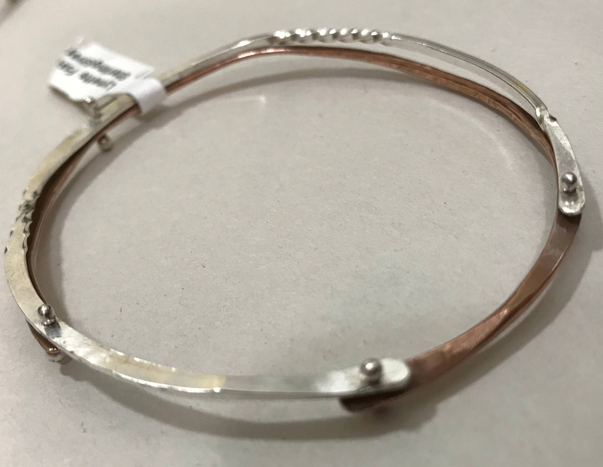 Armreif Schichten Silber Kupfer Genietet Armreif Schichten Silber Kupfer Genietet von LynetteFast