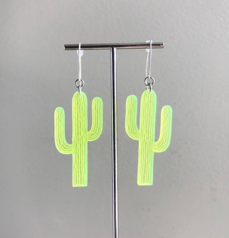 Cactus Ohrringe-Neon Green-Cowboy Cactus-Nature-Laser Cut-Acryl-Houseplant-Festival Fashion-Plant Lover-Cactus Lover Cactus Ohrringe-Neon Green-Cowboy Cactus-Nature-Laser Cut-Acryl-Houseplant-Festival Fashion-Plant Lover-Cactus Lover von LynneAndLucille