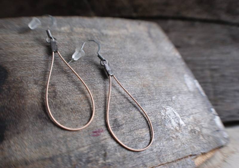 Recycelte Gitarrensaiten-Ohrringe | Klein - Recycelt Rock & Roll Folk Musikliebhaber Geschenk Für Musiker Gitarre Musiklehrer Recycelte Gitarrensaiten-Ohrringe | Klein - Recycelt Rock & Roll Folk Musikliebhaber Geschenk Für Musiker Gitarre Musiklehrer von LynneAndLucille