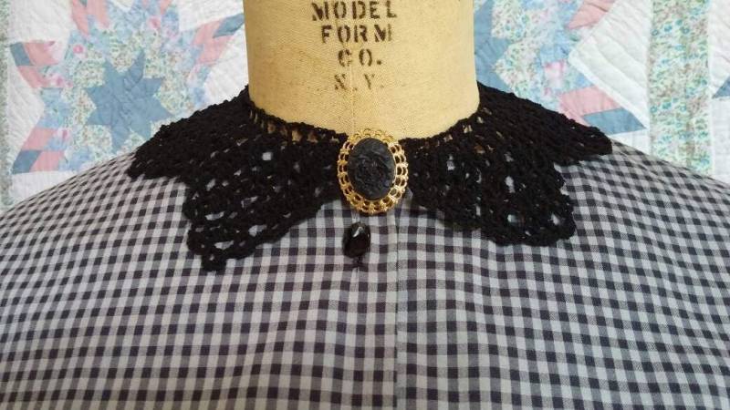 Handgemachte Gehäkelte Schwarz Spitz Kragen von Lynnesewingcorner