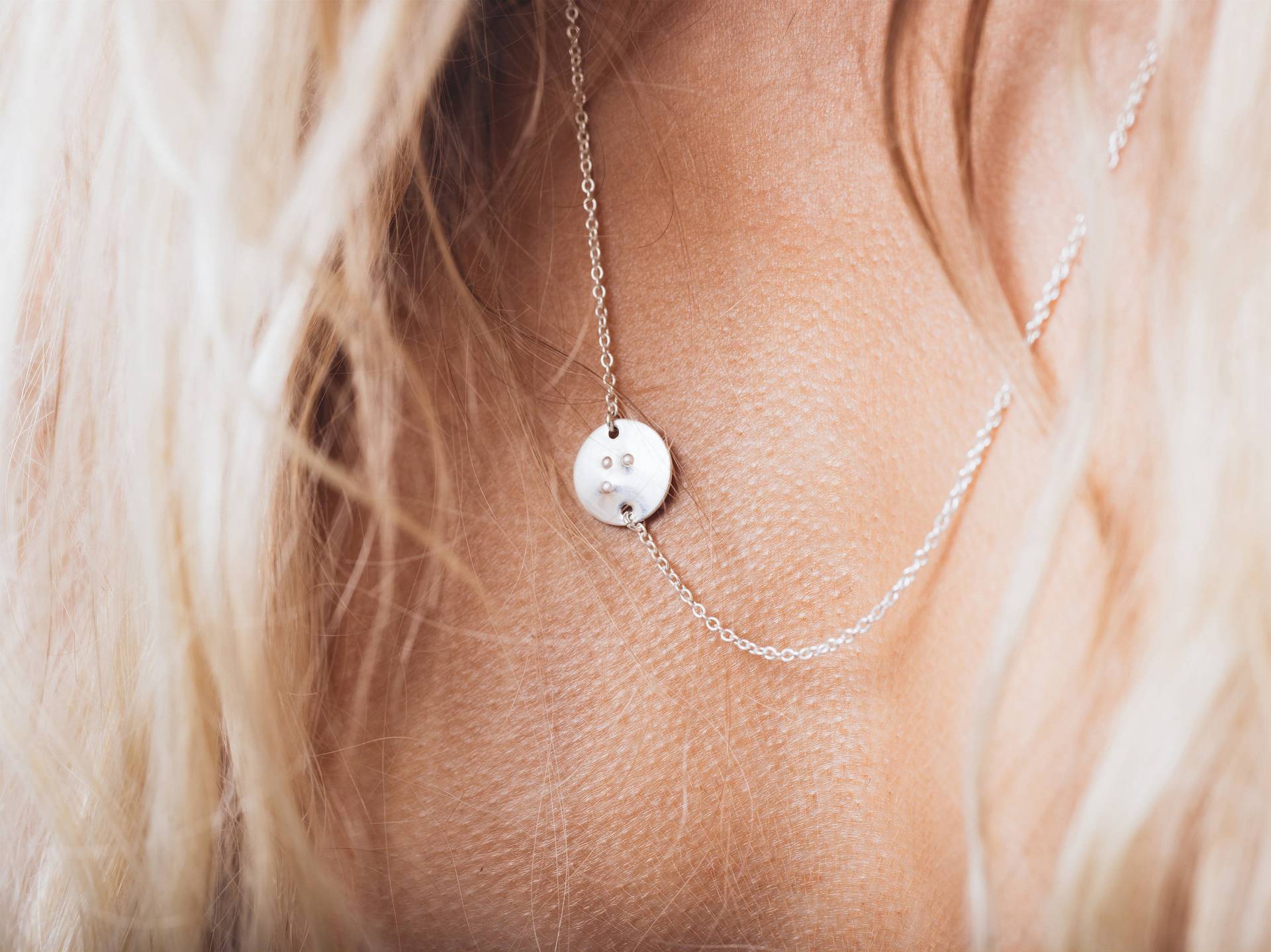 Silber Braille Initial Halskette Personalisiertes Schmuck Geschenk Silber Braille Initial Halskette Personalisiertes Schmuck Geschenk von LyonAndFeather