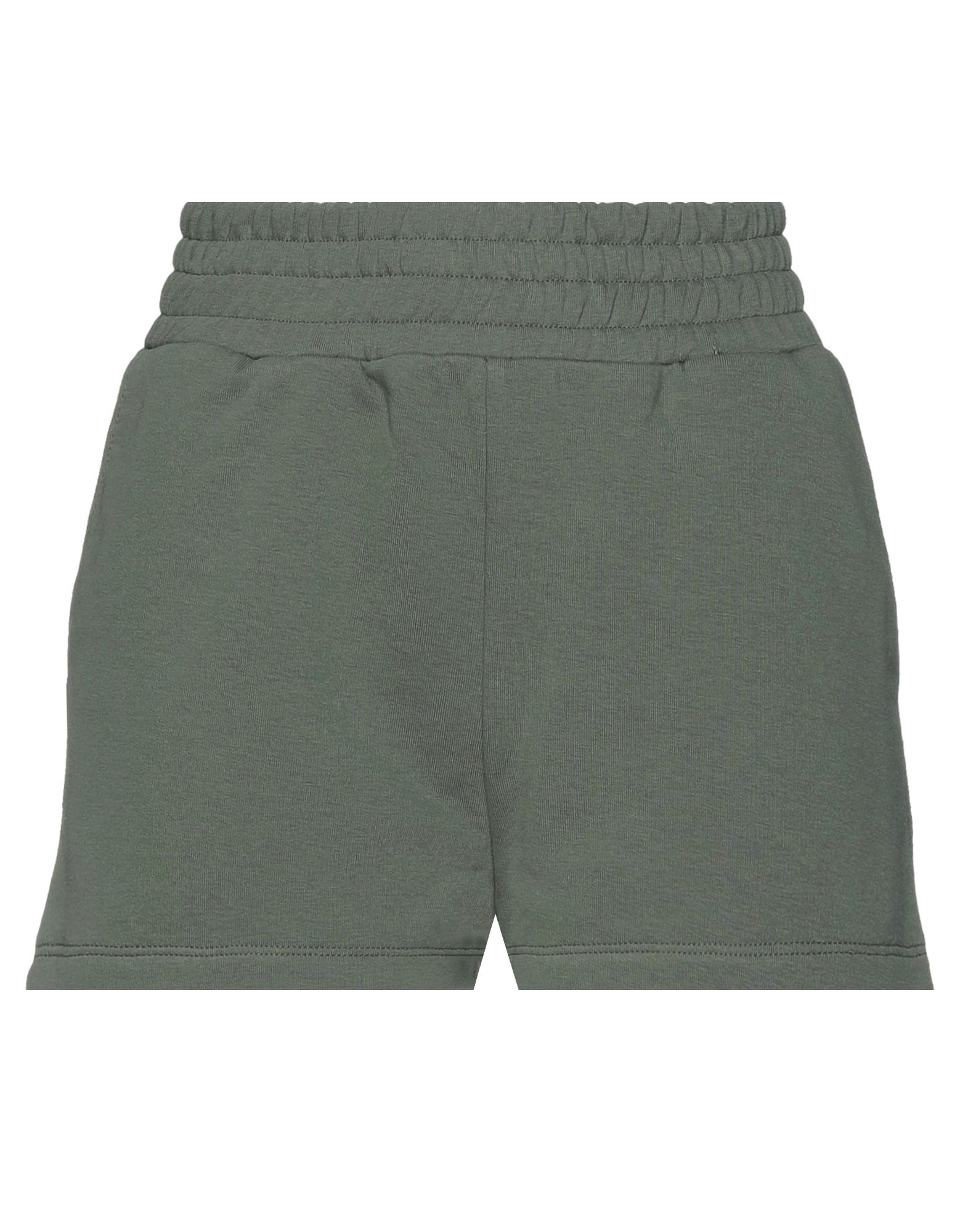 !M?ERFECT Shorts & Bermudashorts Damen Militärgrün von !M?ERFECT