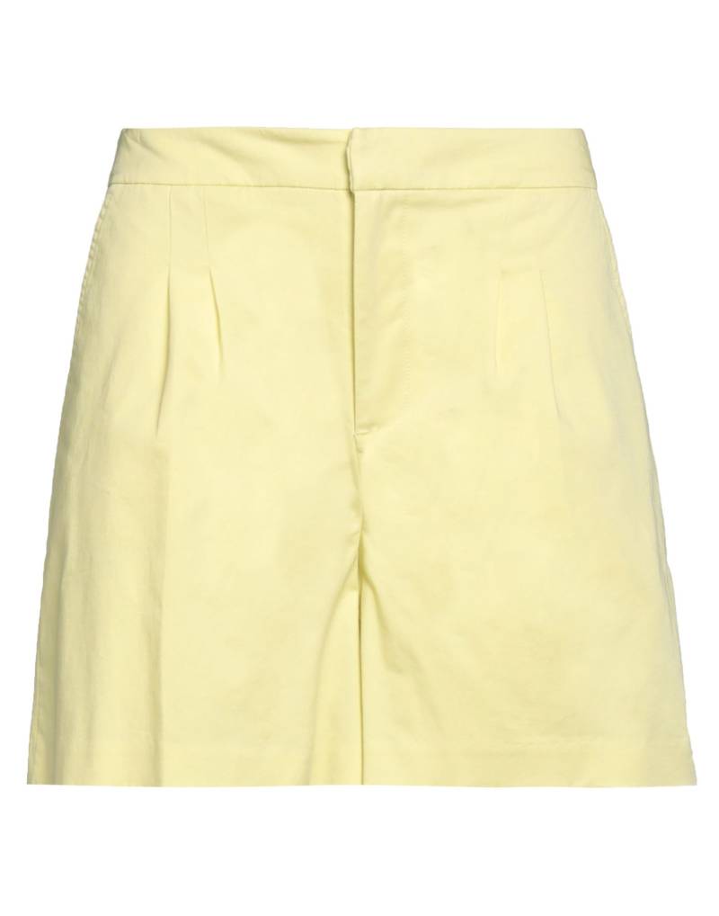 MA PETITE CAPSULE Shorts & Bermudashorts Damen Gelb von MA PETITE CAPSULE