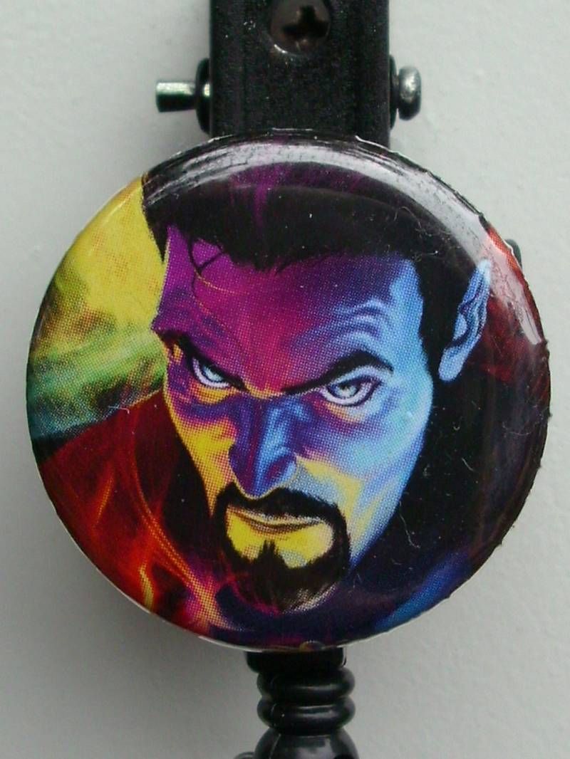 Bestaunen Sie "Dr. Strange" Comic Gesicht Abzeichen Reel von MADCreationsShop