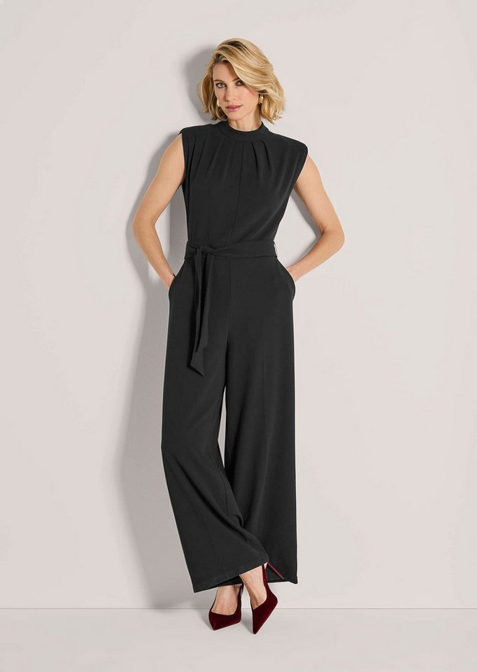MADELEINE Jumpsuit Eleganter Jumpsuit mit Stehkragen Ärmelloser Look mit breitem Taillenband von MADELEINE