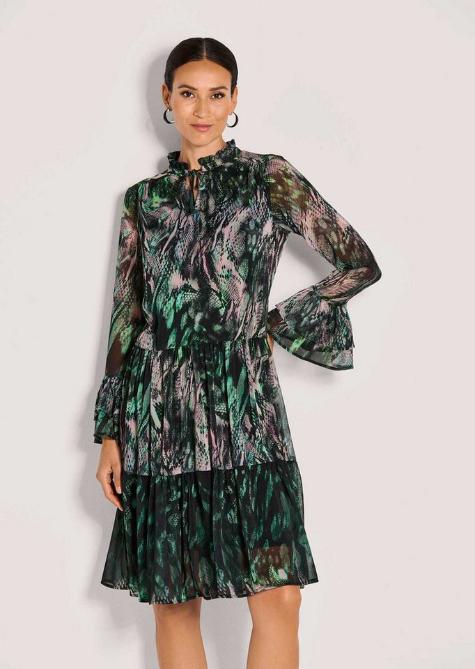 MADELEINE Midikleid Elegantes Stufenkleid mit All-Over-Print Printkleid mit Rüschen, Rundhals und langen Ärmeln von MADELEINE