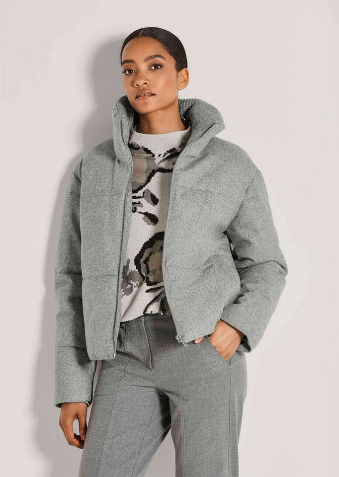 MADELEINE Outdoorjacke Urbaner Chic für kalte Tage Kastige Form mit hohem Stehkragen und langen Ärmeln MADELEINE Outdoorjacke Urbaner Chic für kalte Tage Kastige Form mit hohem Stehkragen und langen Ärmeln von MADELEINE