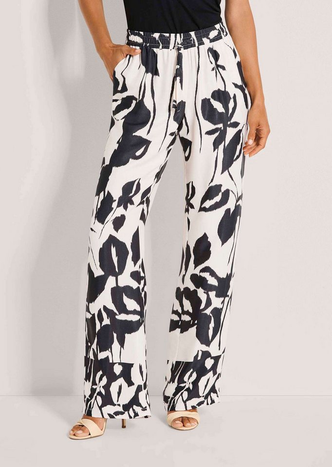 MADELEINE Stoffhose Sommerhose mit floralem Muster Luftige Viskosehose mit Schlupfbund, Nahttaschen und Knöchellänge von MADELEINE