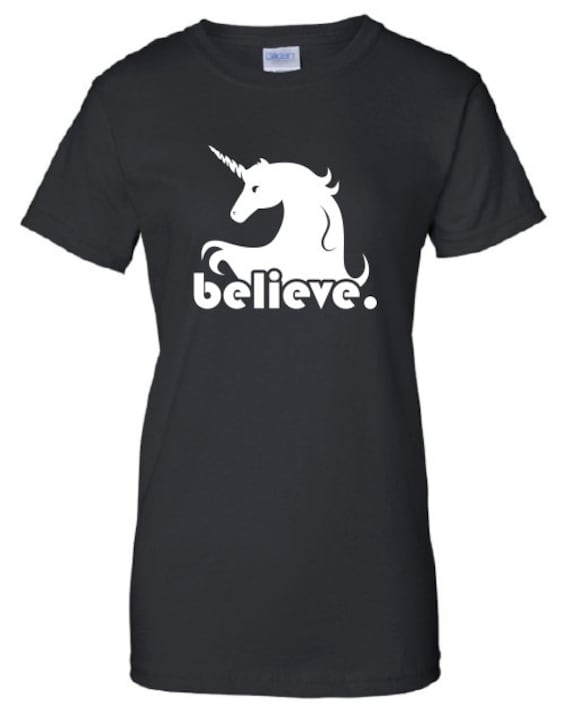 Glauben Sie An Unicorns Magic Funny Unicorn Regenbogen Legende Pixie Märchen T-Shirt T Ladies Womens Swag Verrückte Labore Ml-250 Glauben Sie An Unicorns Magic Funny Unicorn Regenbogen Legende Pixie Märchen T-Shirt T Ladies Womens Swag Verrückte Labore Ml-250 von MADLABSTEES