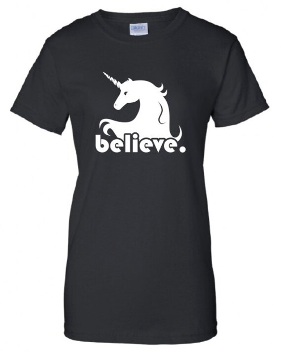 Glauben Sie An Unicorns Magic Funny Unicorn Regenbogen Legende Pixie Märchen T-Shirt T Ladies Womens Swag Verrückte Labore Ml-250 von MADLABSTEES