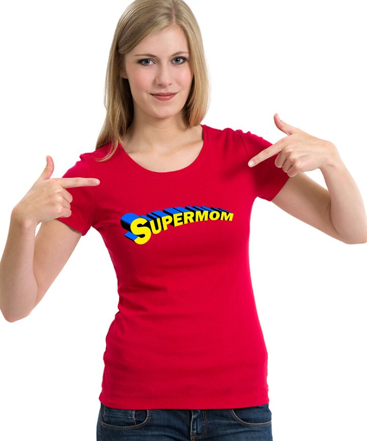 Supermom T-Shirt Muttertag Geschenk Für Die Awesome Mama. Mom Es Own Superhero Shirt Mother To Be Shirt Oder Einfach Nur Beste Mama Ever Mlg-1203 von MADLABSTEES