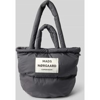 MADS NØRGAARD Tote Bag mit Logo-Patch in Stepp-Optik Modell 'Pillow' in Dunkelgrau, Größe 1 MADS NØRGAARD Tote Bag mit Logo-Patch in Stepp-Optik Modell 'Pillow' in Dunkelgrau, Größe 1 von MADS NØRGAARD