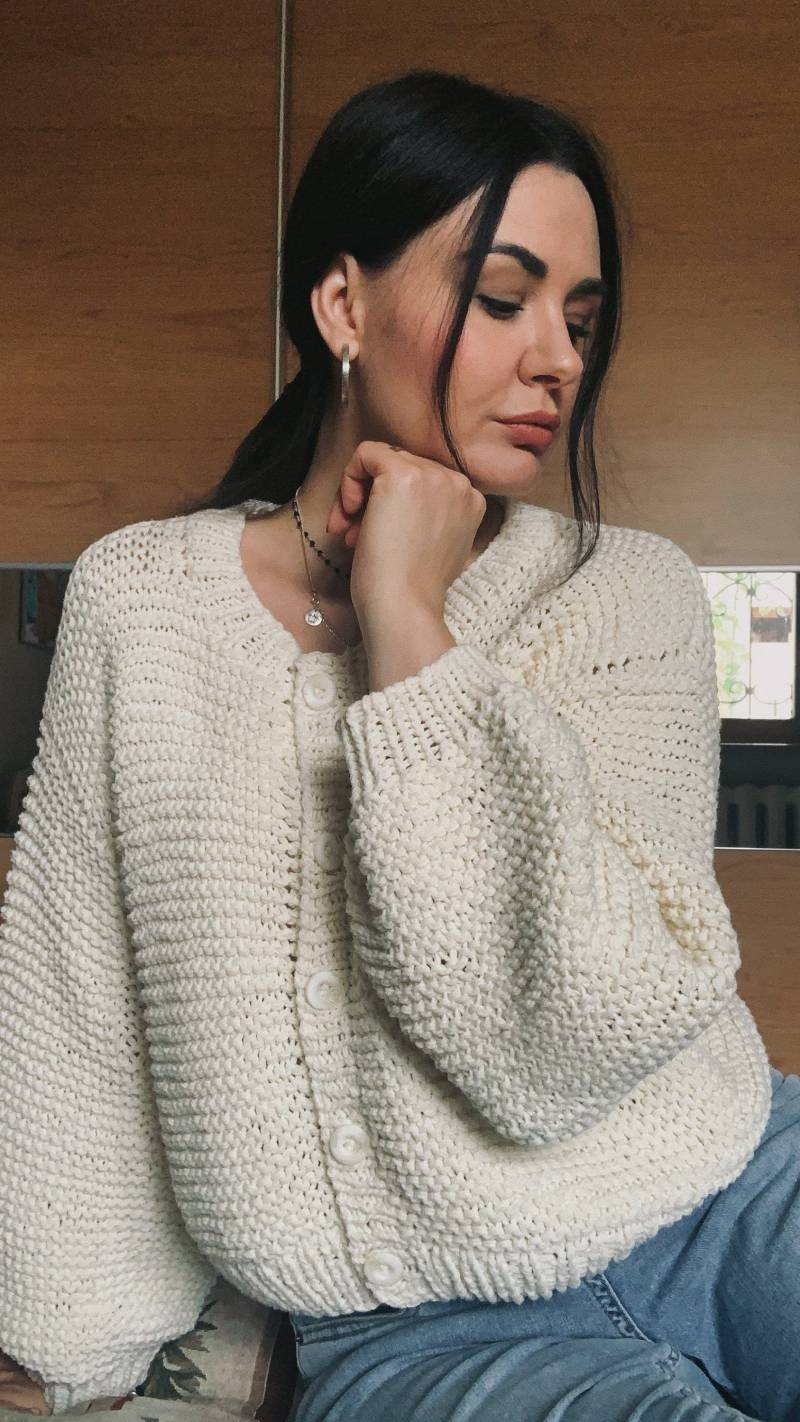 Weiße Baumwoll-strickjacke Frauen Grobstrick-strickjacke Handgestrickter Baumwollpullover Button-Up-strickjacke von MAGNOLIAKNITWEAR