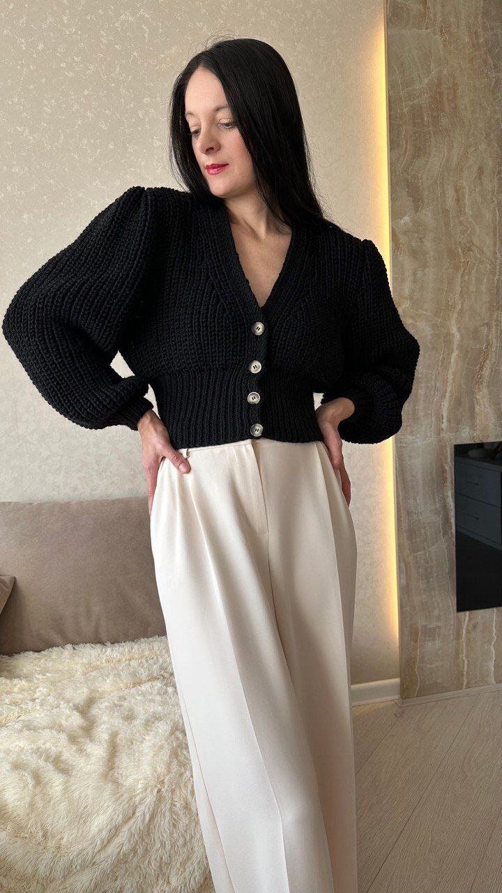 Cropped Cardigan Wolle Button Up Pullover Handgestrickte Grobstrick Strickjacke Cropped Cardigan Wolle Button Up Pullover Handgestrickte Grobstrick Strickjacke von MAGNOLIAKNITWEAR