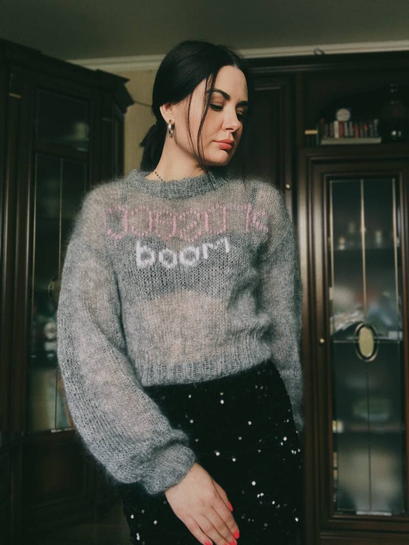 Abgeschnittener Mohairpullover Prosecco-Stimmungswort Bestickter Pullover Handgemachter Strickpullover Frauen von MAGNOLIAKNITWEAR