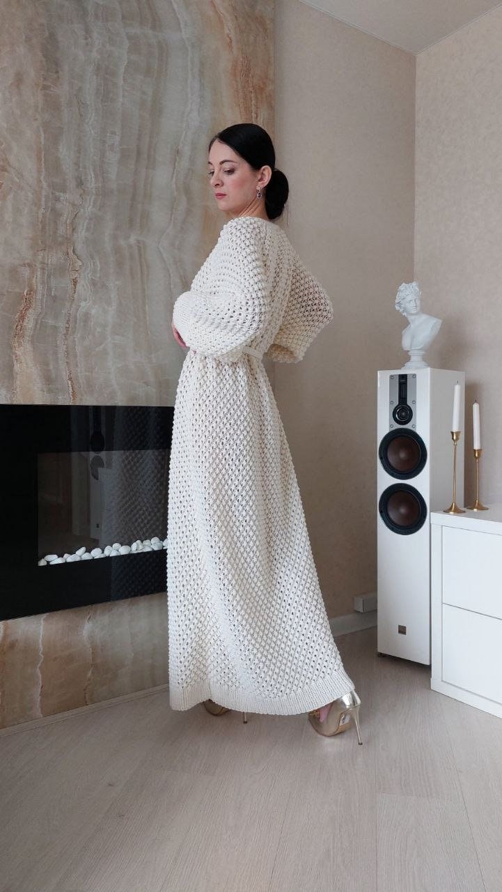 Maxi Strickjacke Pullover Weiße Grobstrick Handgestrickte Lange Für Frauen von MAGNOLIAKNITWEAR