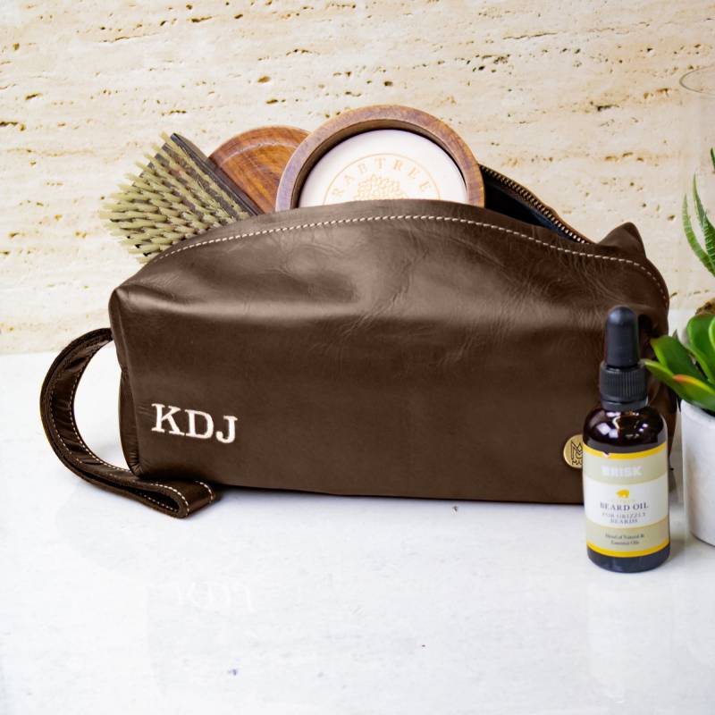 Groomsmen Geschenk Bulk Rabatte Personalisierte Werbegeschenke Für Ihn | Dopp Kits Aus Leder Massengeschenke Benutzerdefinierte Monogramm von MAHILeather