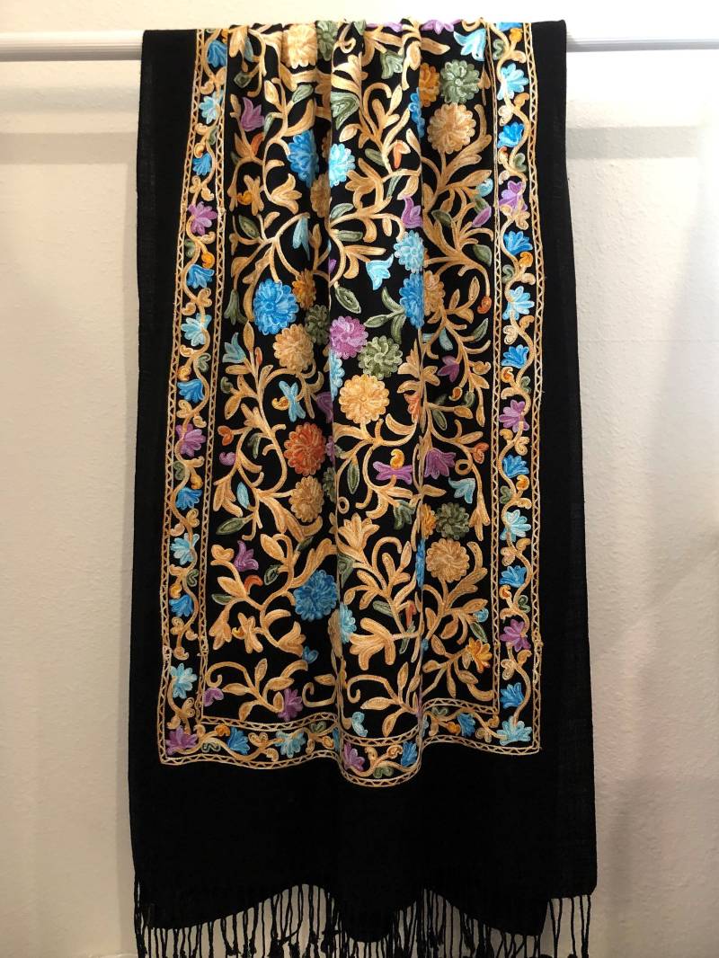 Antiker Garten Bestickter Kaschmir-Schal Antiker Garten Bestickter Kaschmir-Schal von MAISILK