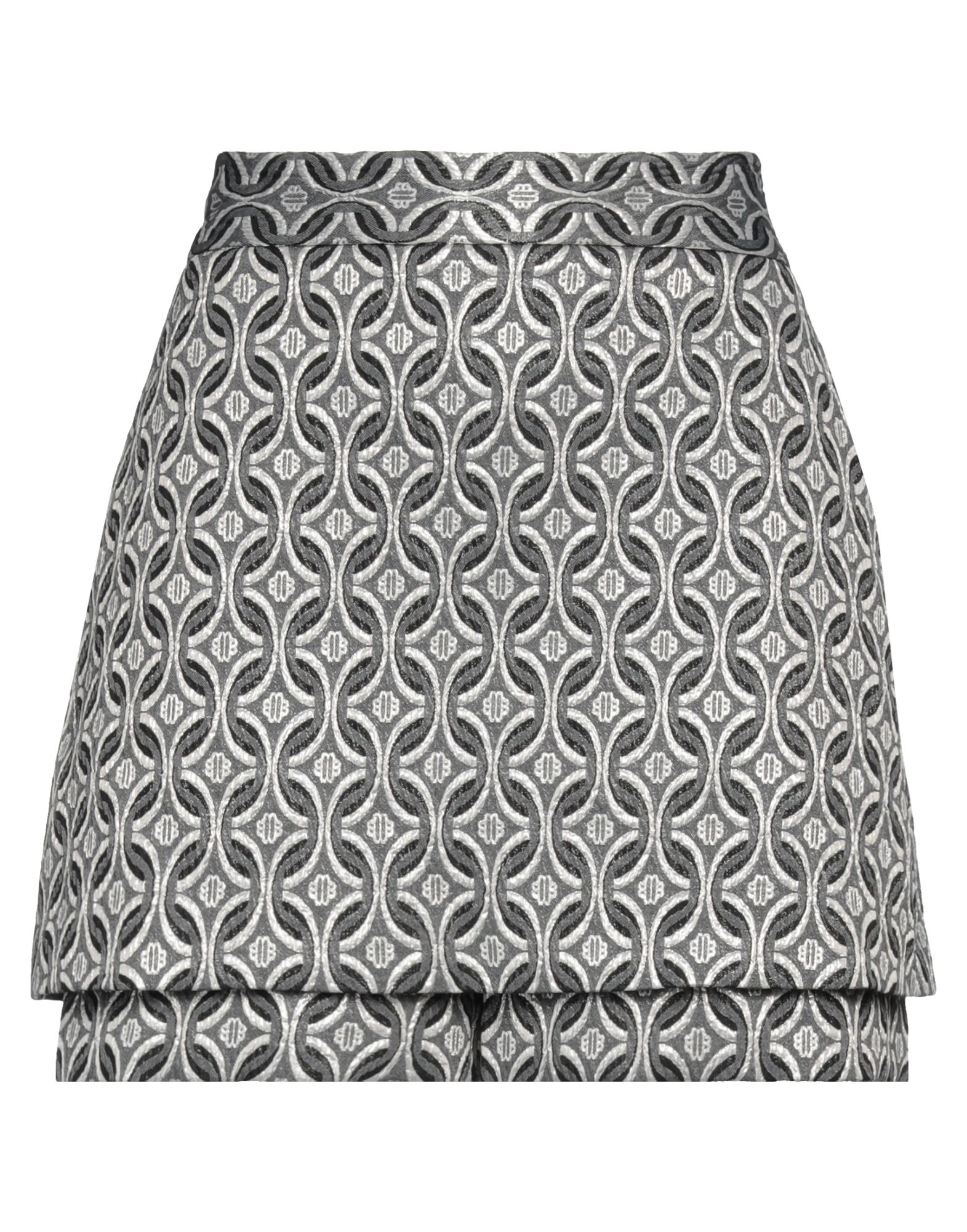 MAJE Shorts & Bermudashorts Damen Grau von MAJE