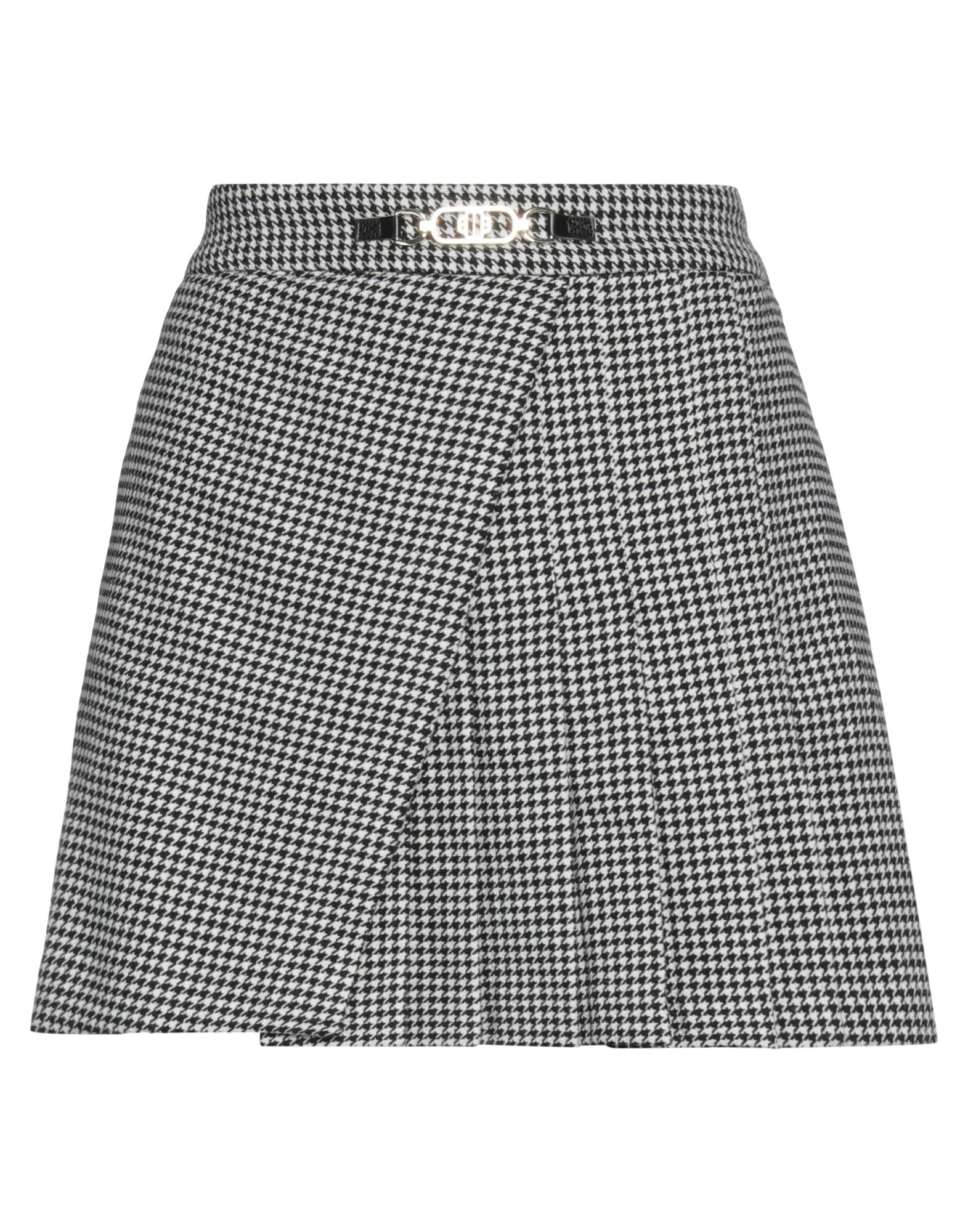 MAJE Shorts & Bermudashorts Damen Schwarz MAJE Shorts & Bermudashorts Damen Schwarz von MAJE