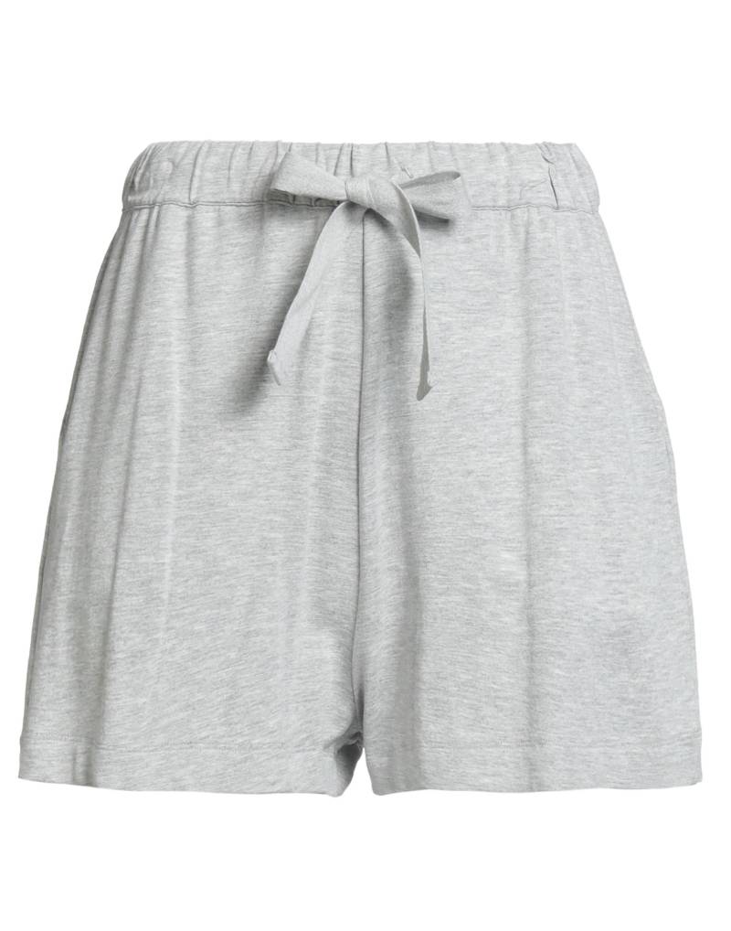 MAJESTIC FILATURES Shorts & Bermudashorts Damen Hellgrau von MAJESTIC FILATURES