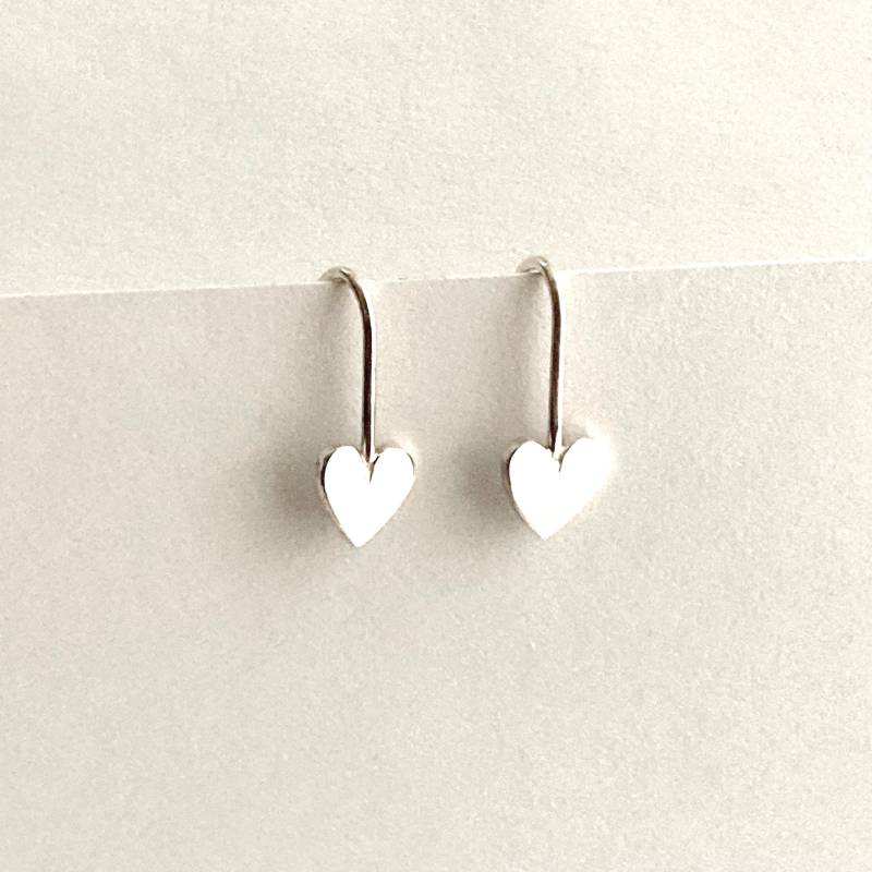 Handgefertigte Sterling Silber Herz Ohrringe; Moderne Minimalist Ohrringe Handgemacht in Australien Handgefertigte Sterling Silber Herz Ohrringe; Moderne Minimalist Ohrringe Handgemacht in Australien von MAKEShandcrafted